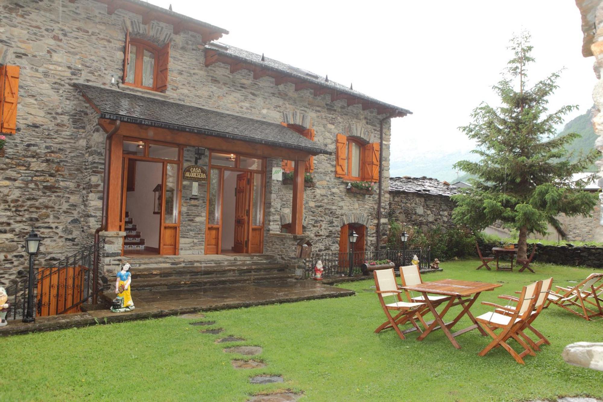 Apartamentos Alba Casa Alquesera Sahun Exterior foto